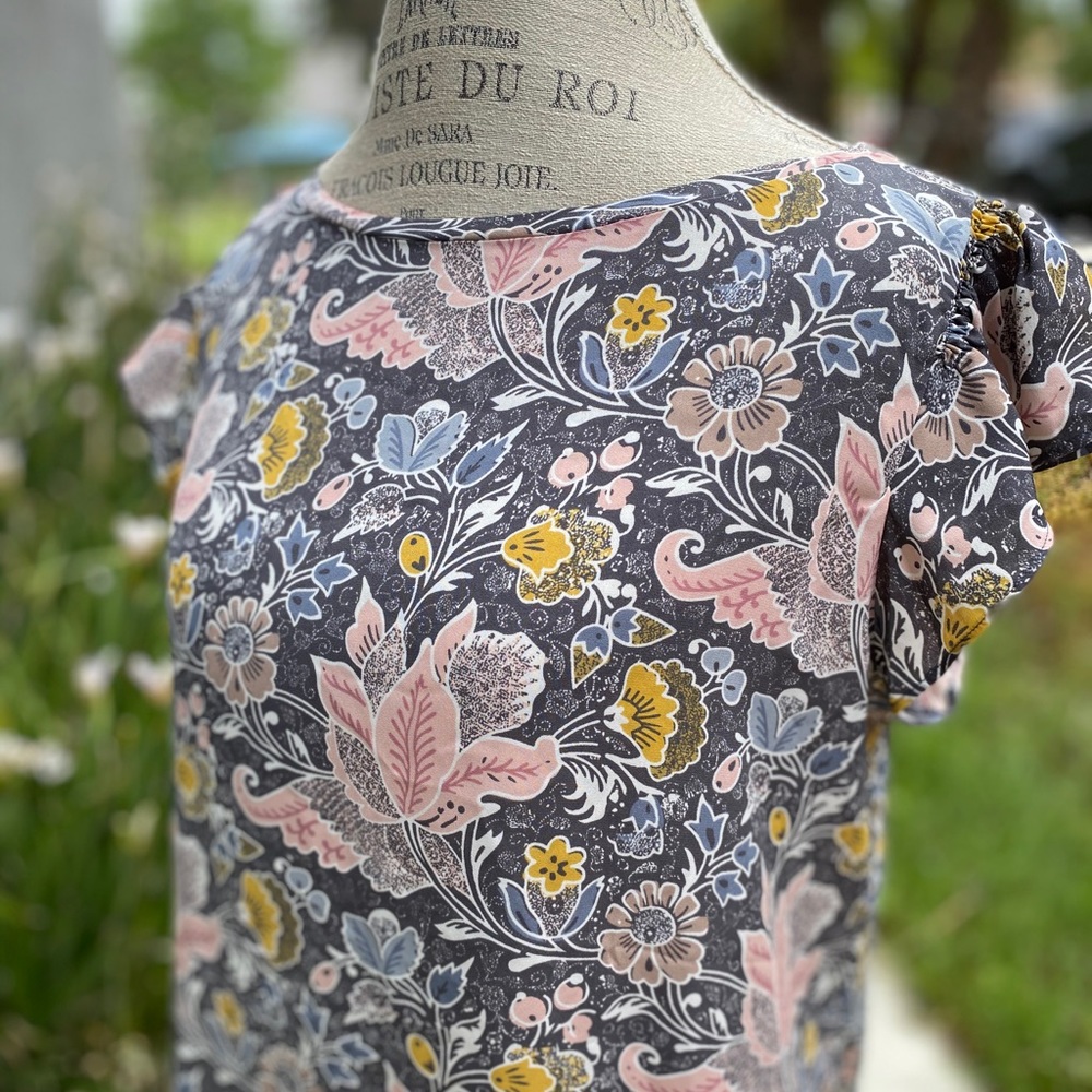 🎉new listing🎉Ann Loft Blouse - Picture 5 of 16